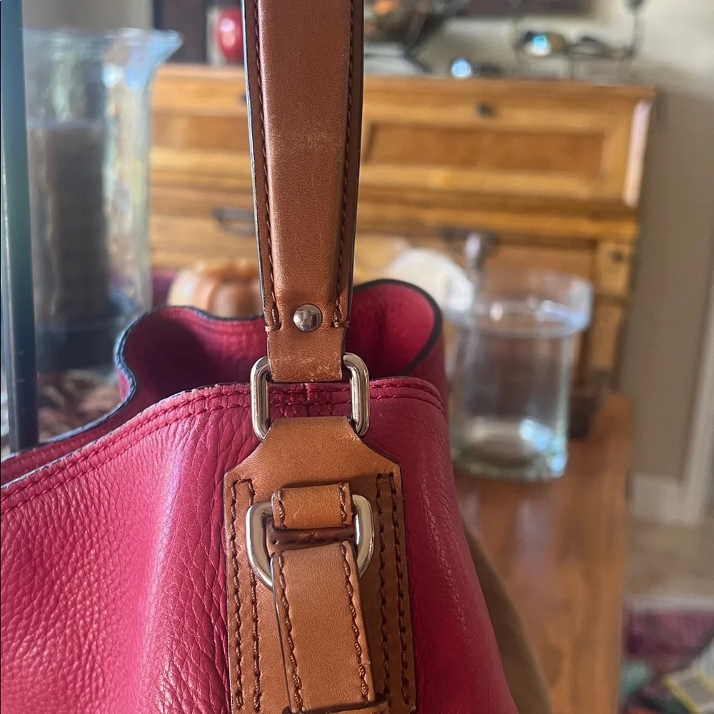 BURBERRY
Calfskin Canvas Ashby w/Tassel Hobo Tan and Black w/Coral Pink Accents - Picture 8 of 12